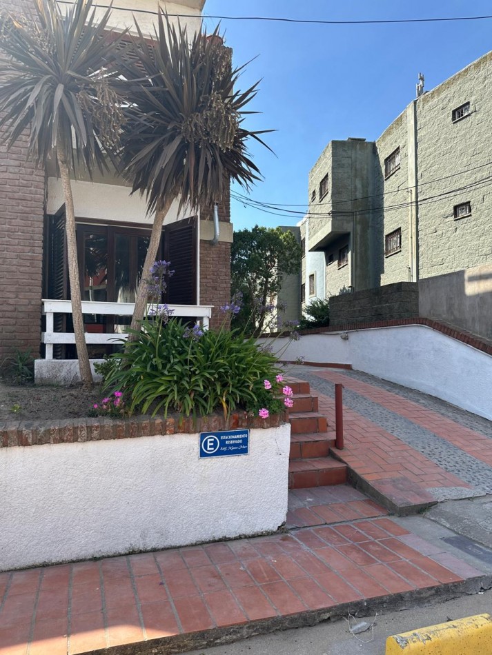 OPORTUNIDAD VENTA  DEPARTAMENTO 3 AMB CON COCHERA A 100 MTS DEL MAR!!