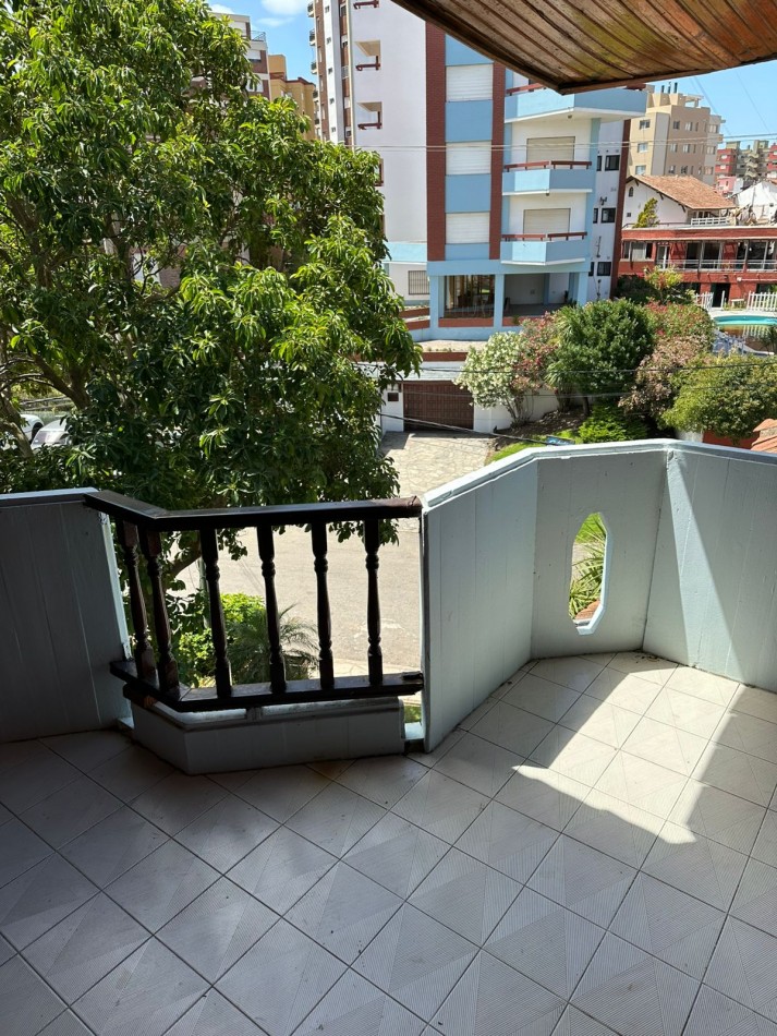 DEPARTAMENTO 4 AMBIENTES CON COCHERA FIJA A 2 CUADRAS DEL MAR 