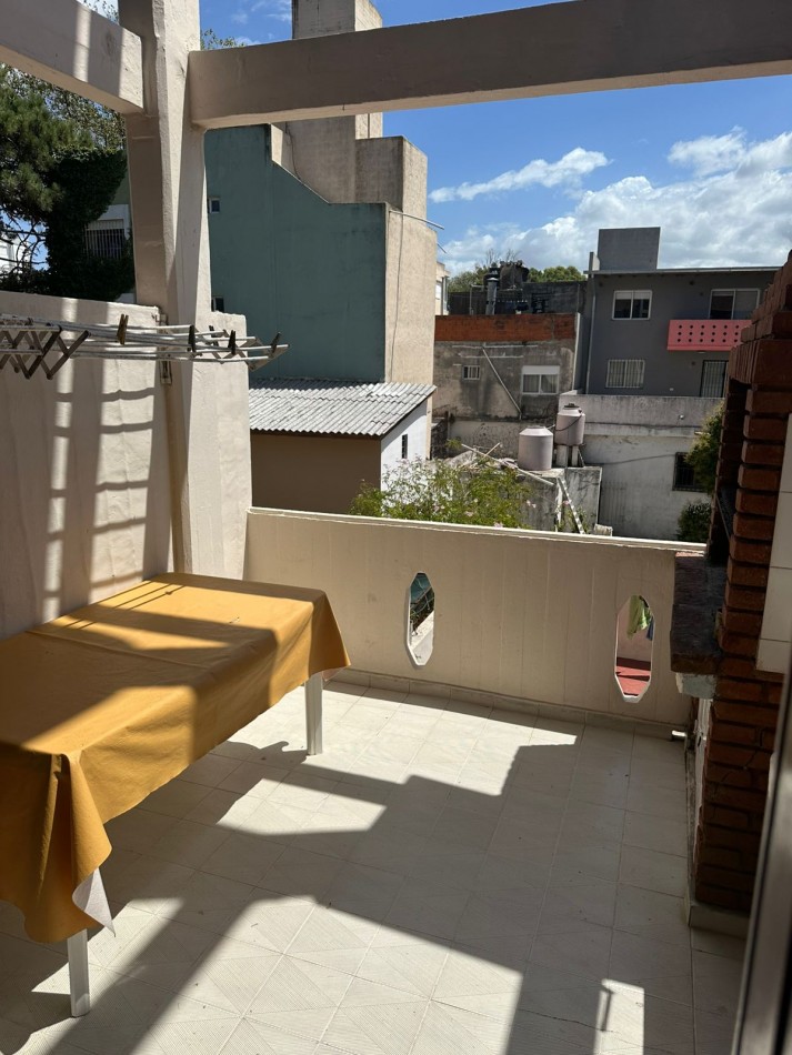 DEPARTAMENTO 4 AMBIENTES CON COCHERA FIJA A 2 CUADRAS DEL MAR 