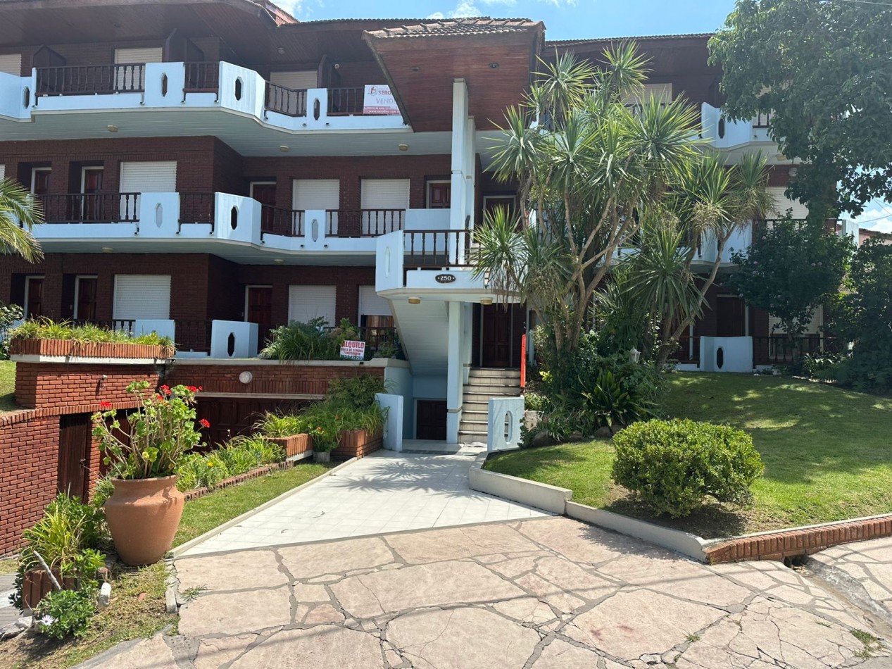 DEPARTAMENTO 4 AMBIENTES CON COCHERA FIJA A 2 CUADRAS DEL MAR 
