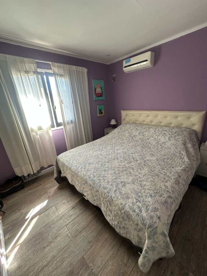 VENTA CASA EN VILLA GESELL - 3 AMBIENTES- PARQUE Y  PILETA EXELENTE UBICACION