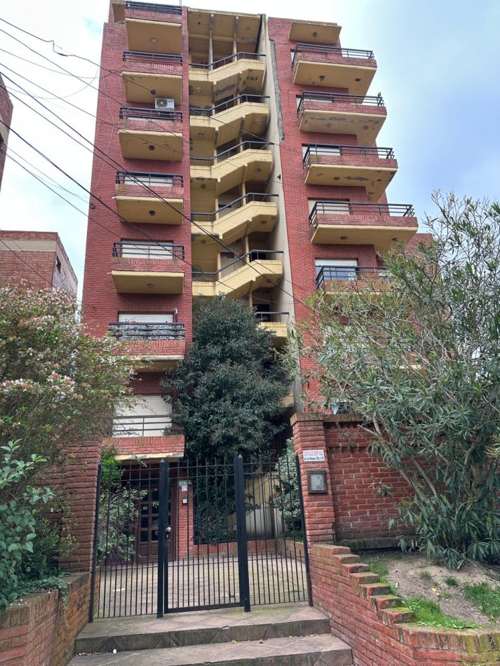 DEPARTAMENTO EN VENTA 2 AMBIENTES CON COCHERA 