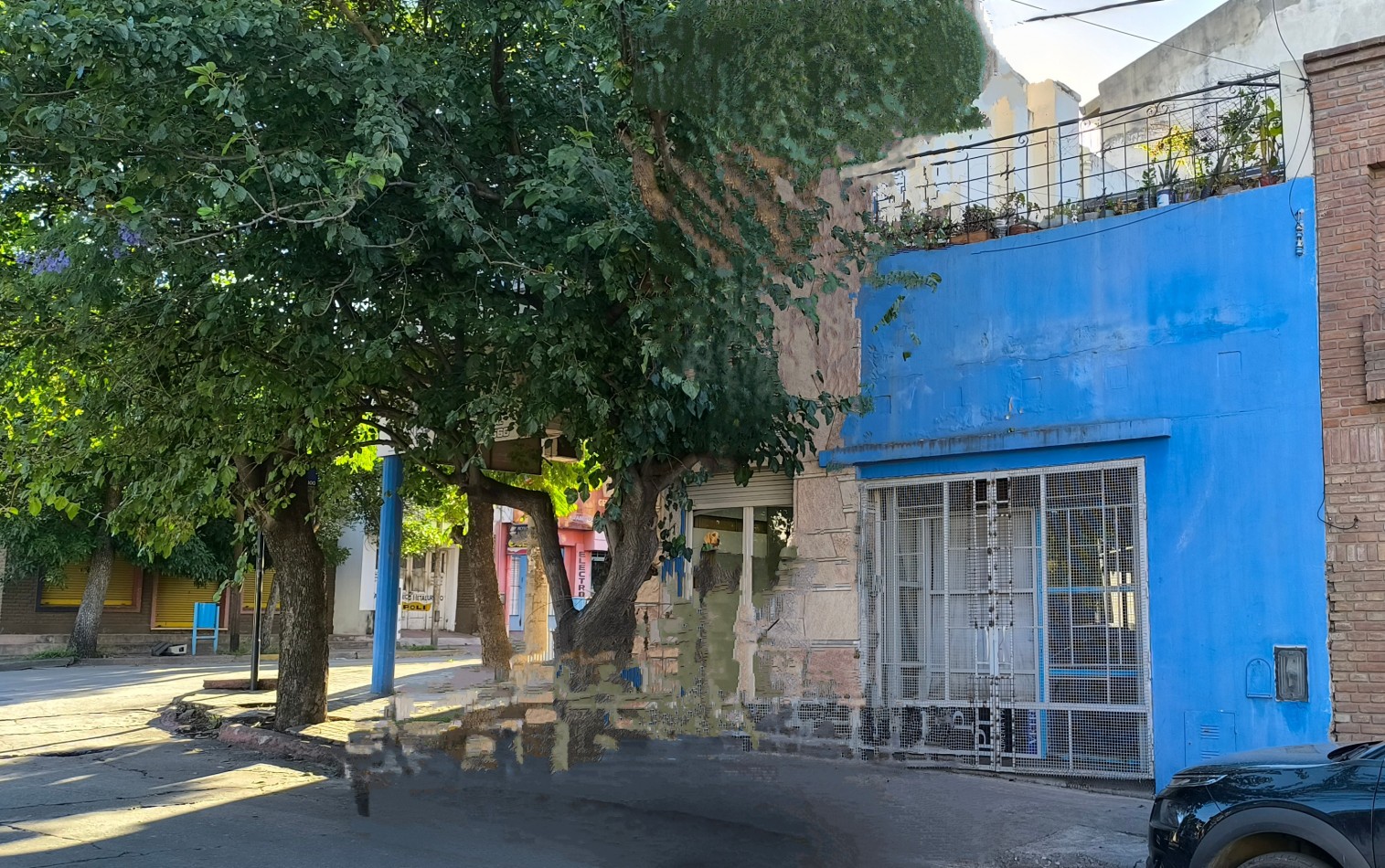 Oportunidad de inversion! Vendo Local + Depto P.A, sobre Av. Santa Ana (Alto Alberdi)