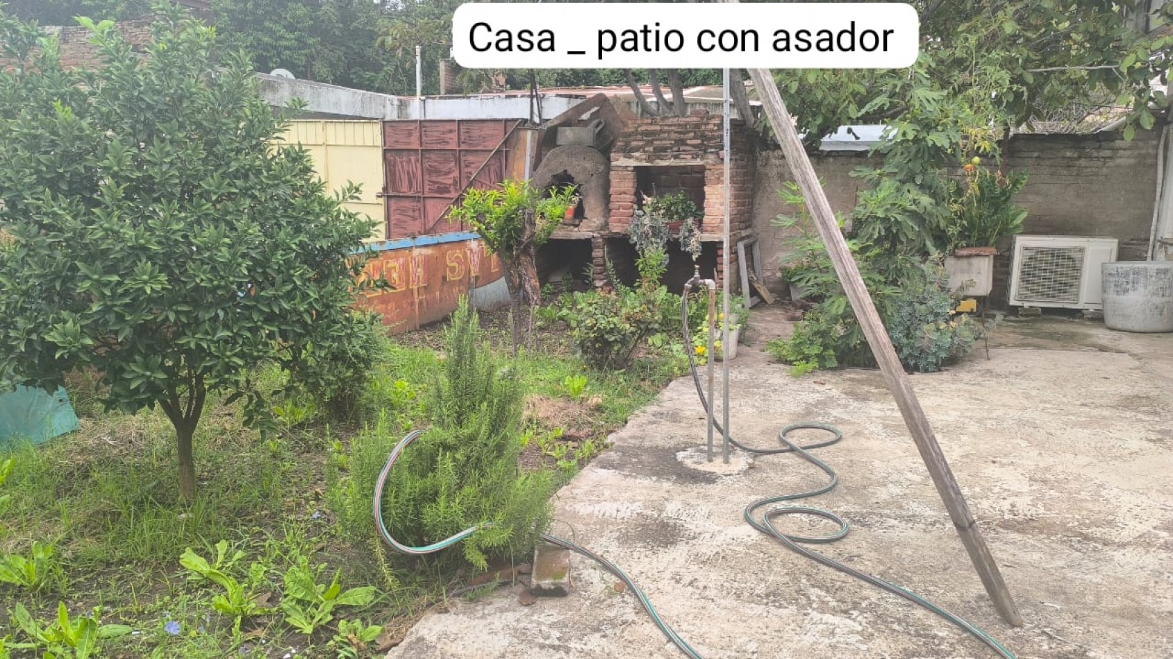INVERSION UNICA! Casa + 2 Deptos + 2 depositos y resto estructura p/galpon
