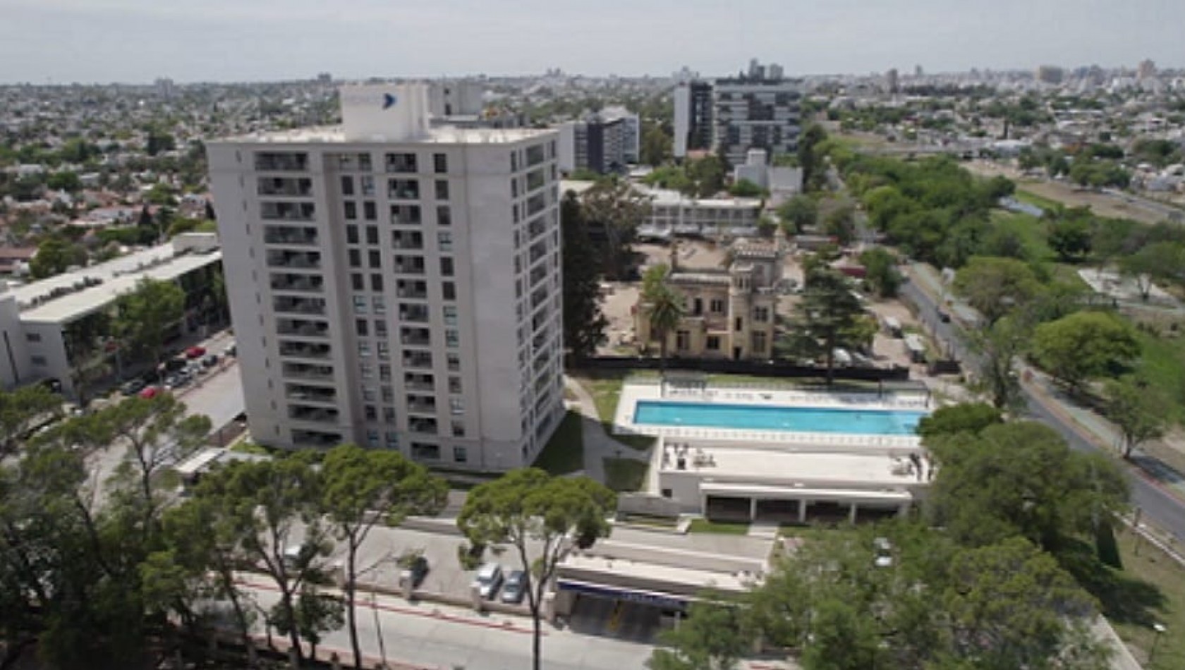 Venta de hermoso departamento en Condominio de lujo Opera Park  ENTREGA INICIAL 40% POSESION 2025