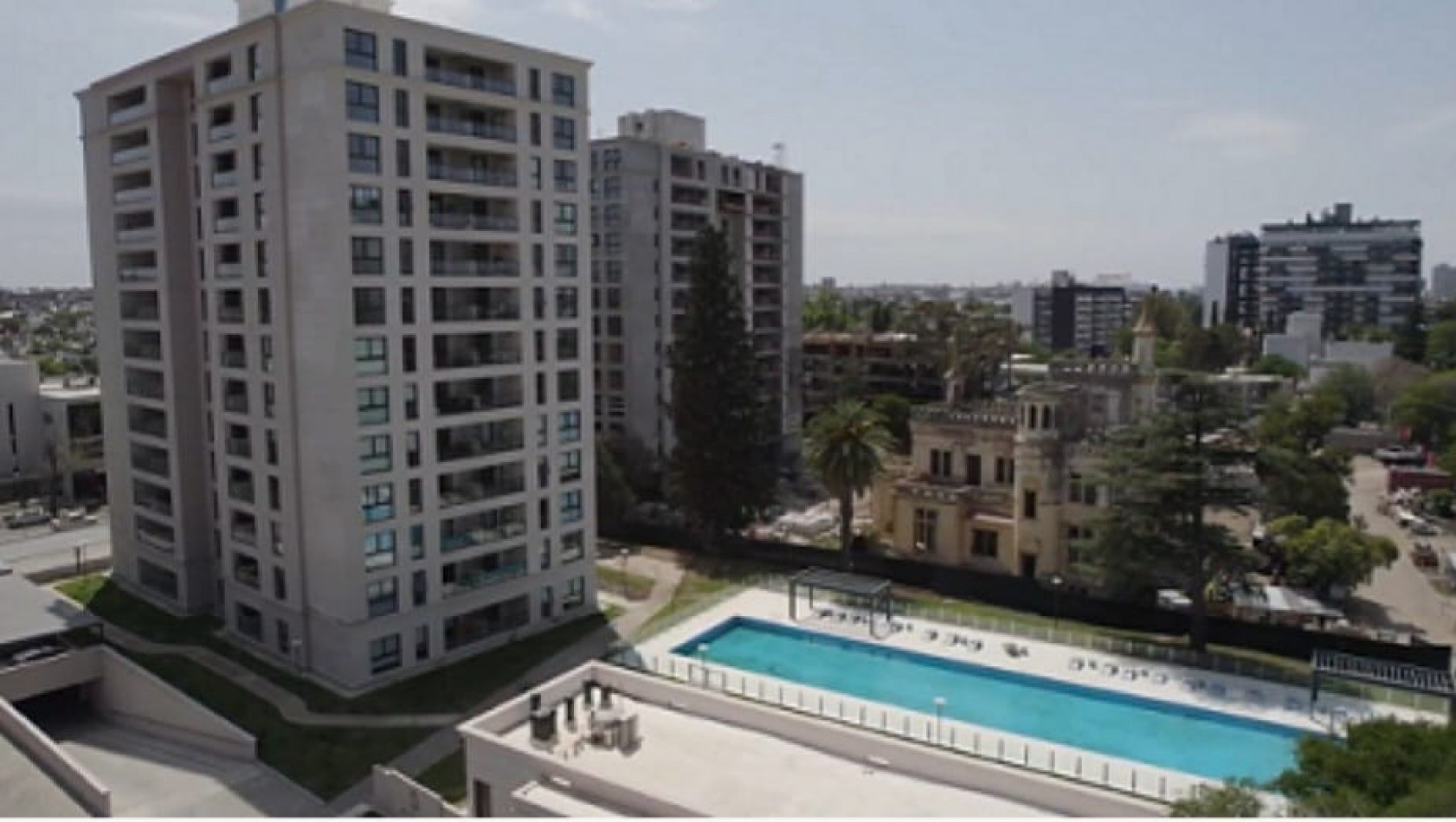 Venta de hermoso departamento en Condominio de lujo Opera Park  ENTREGA INICIAL 40% POSESION 2025