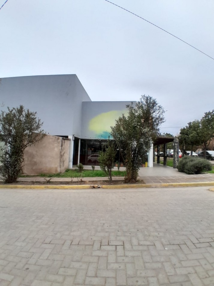 PREDIO 2 DEPARTAMNETOS Y 3 LOCALES APTOS SUB-DIVISION