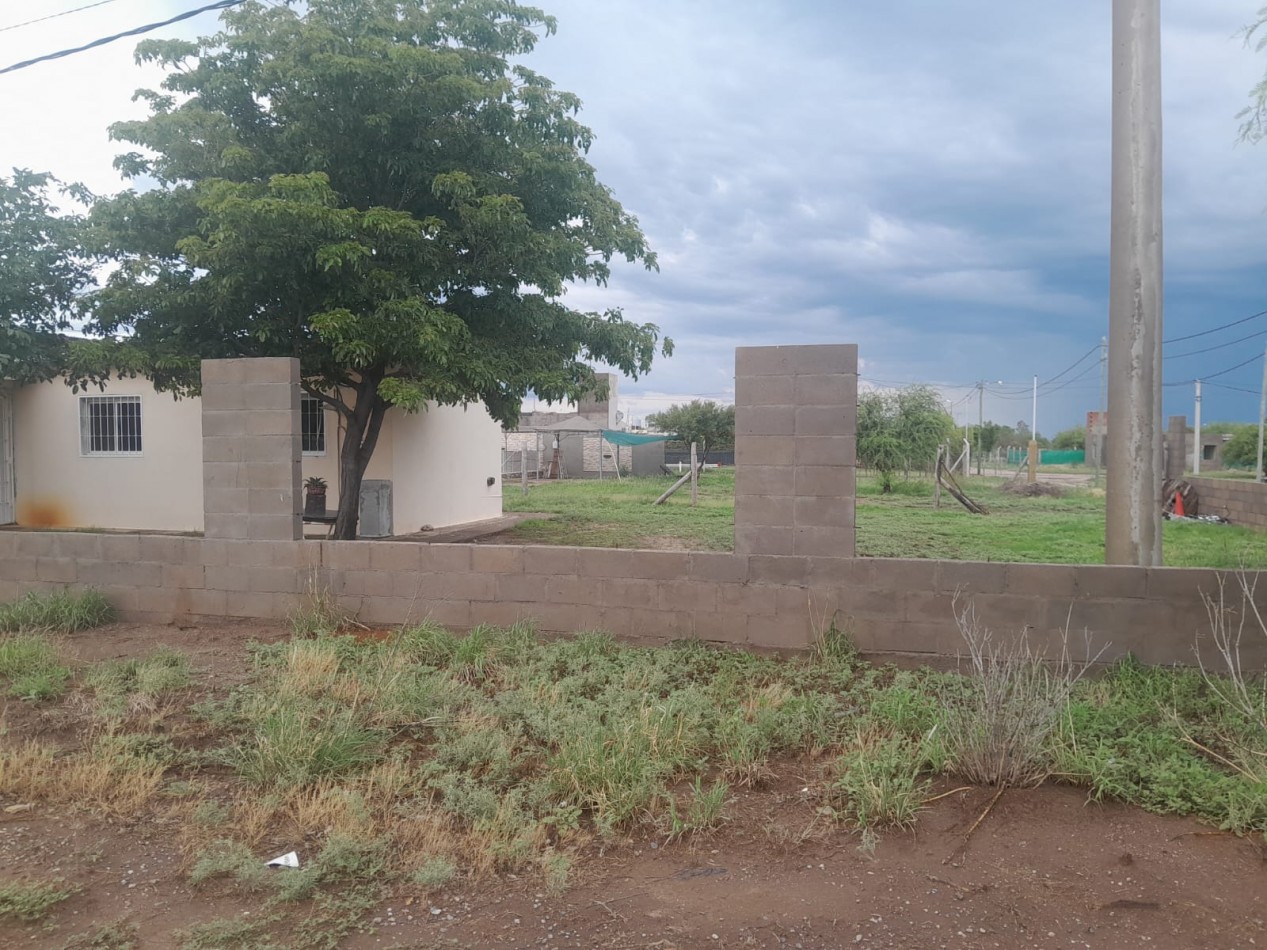 LOTE CON PISCINA BARRIO PRIVADO LAS LAJAS EN VENTA