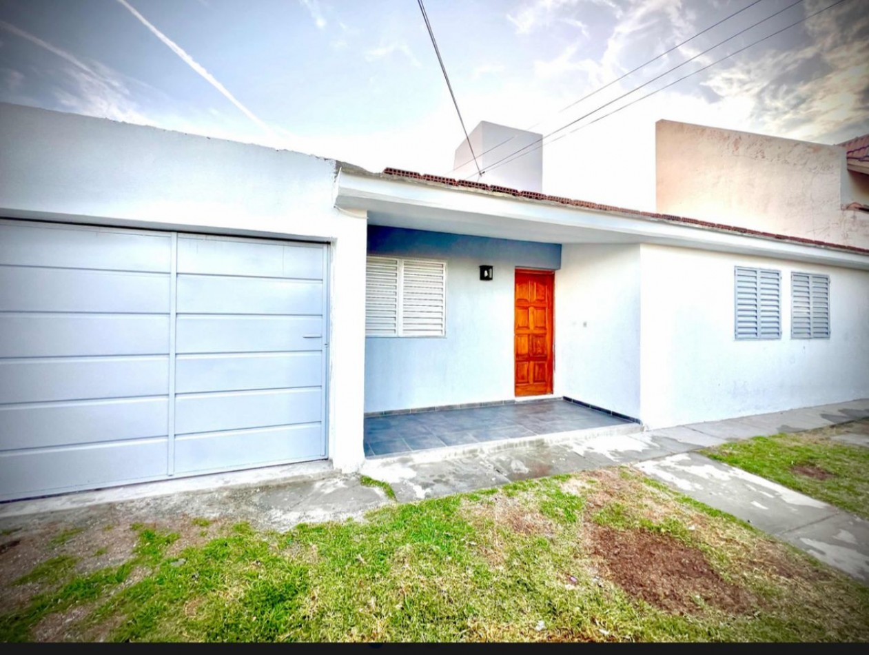 CASA RECIEN REMODELADA EN VENTA