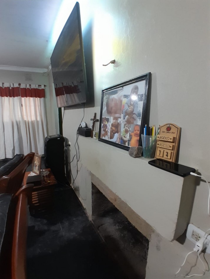 VENDE CASA ESQUINA CON GALPON Y DEPARTAMENTO