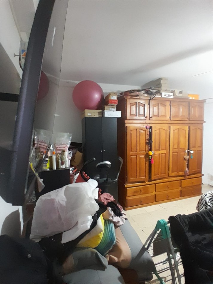 VENDE CASA ESQUINA CON GALPON Y DEPARTAMENTO