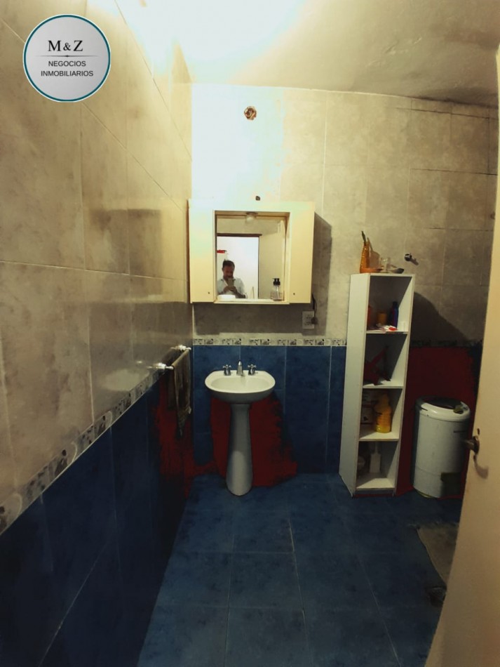 VENDE CASA ESQUINA CON GALPON Y DEPARTAMENTO
