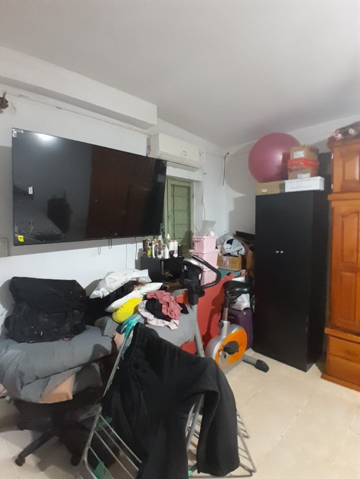 VENDE CASA ESQUINA CON GALPON Y DEPARTAMENTO