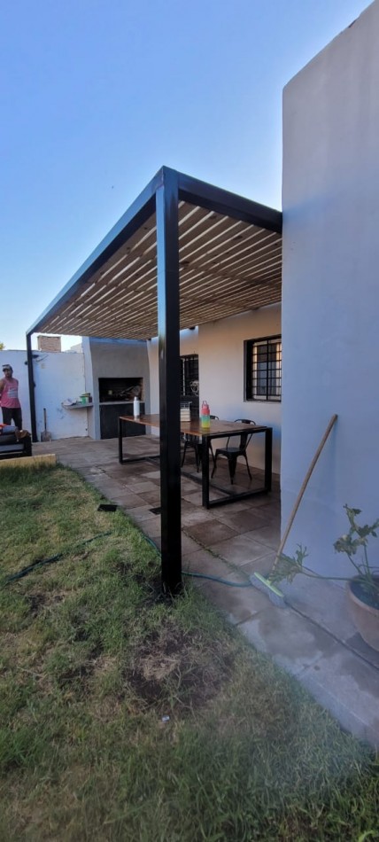 CASA EN VENTA EN LOS LAPACHOS 