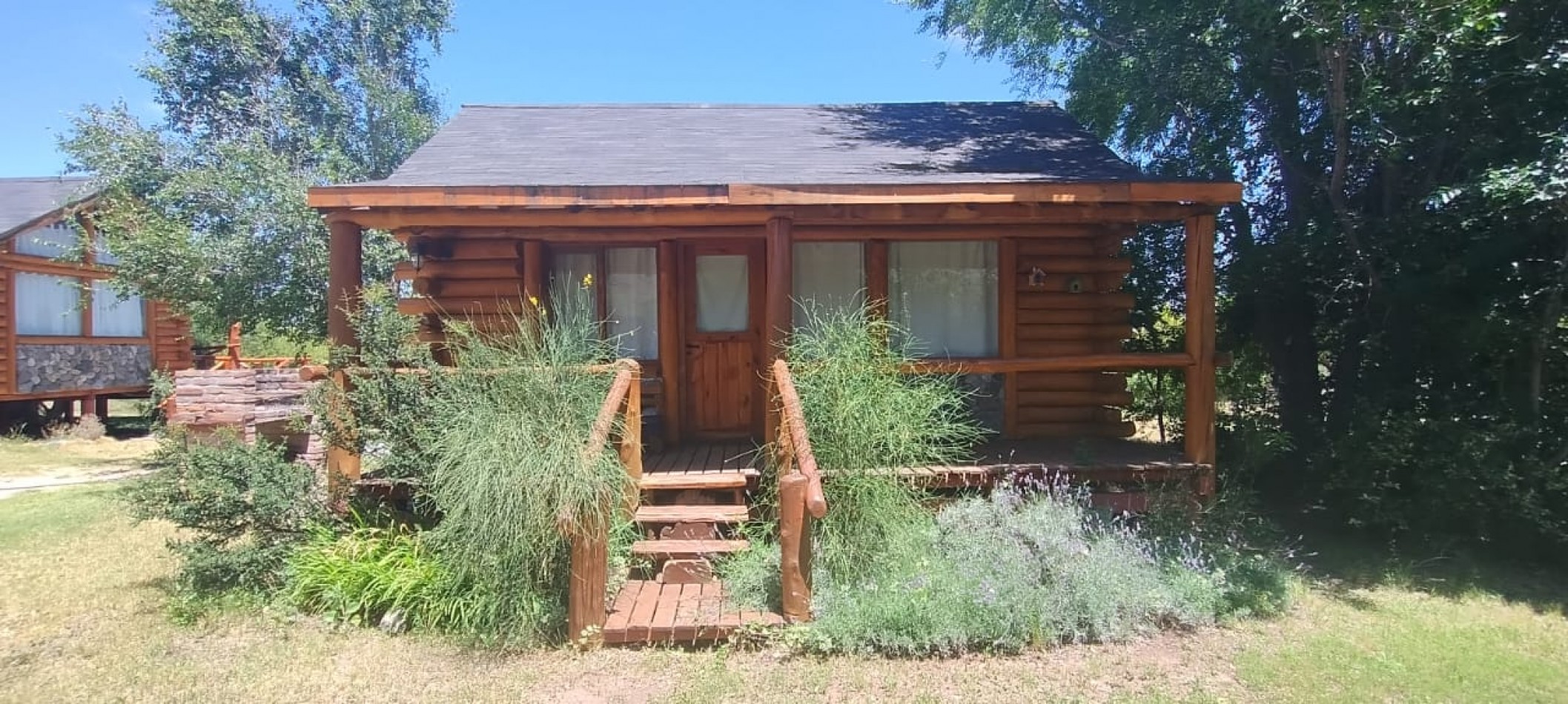 VENDE COMPLEJO DE 4 CABAÑAS EN SIERRAS MARIANAS VILLA DE LA QUEBRADA