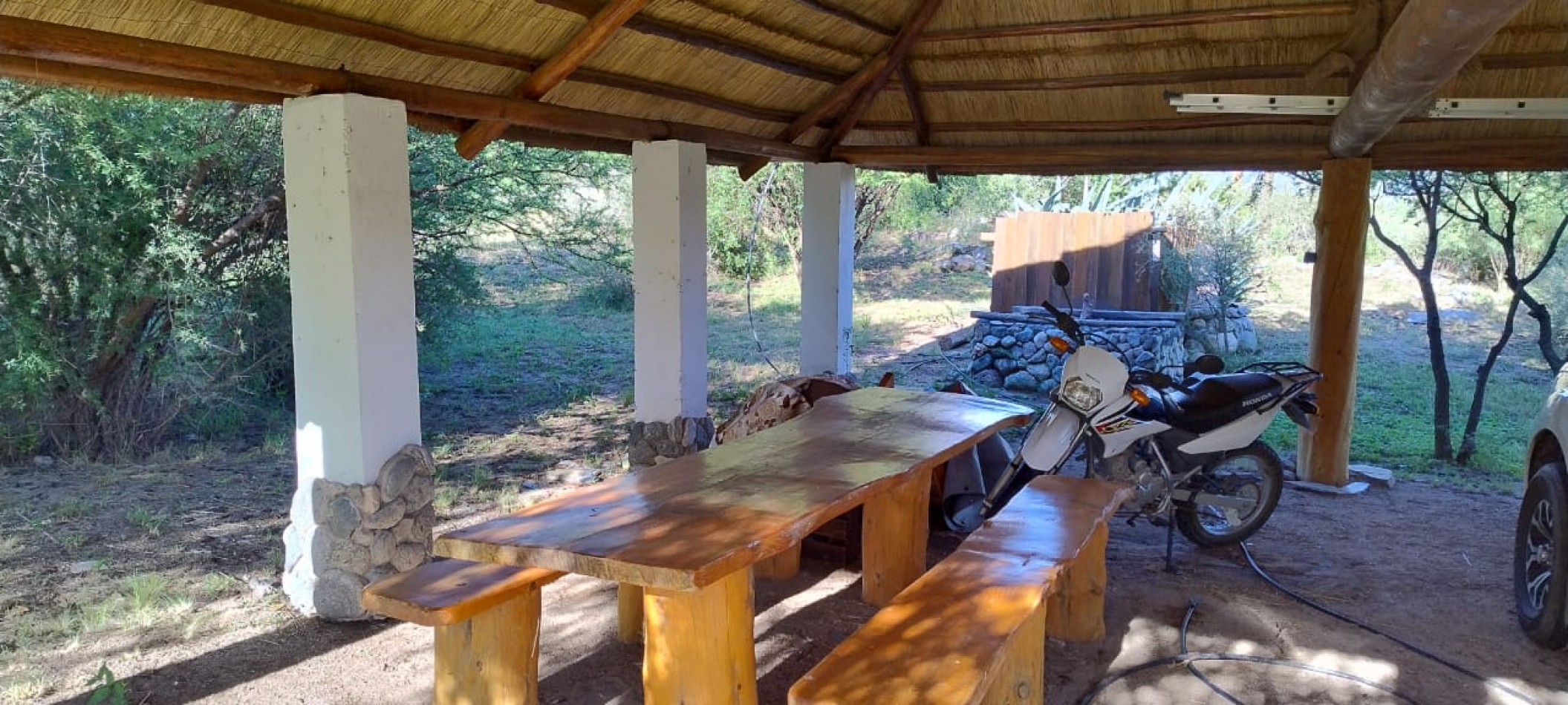 VENDE COMPLEJO DE 4 CABAÑAS EN SIERRAS MARIANAS VILLA DE LA QUEBRADA