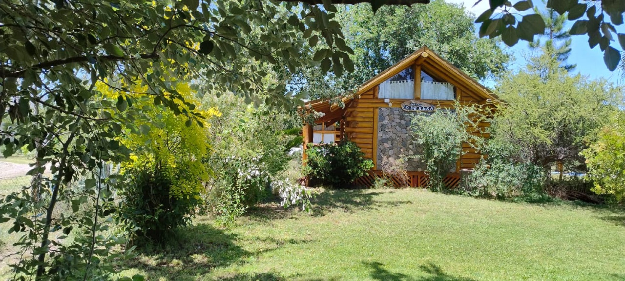 VENDE COMPLEJO DE 4 CABAÑAS EN SIERRAS MARIANAS VILLA DE LA QUEBRADA