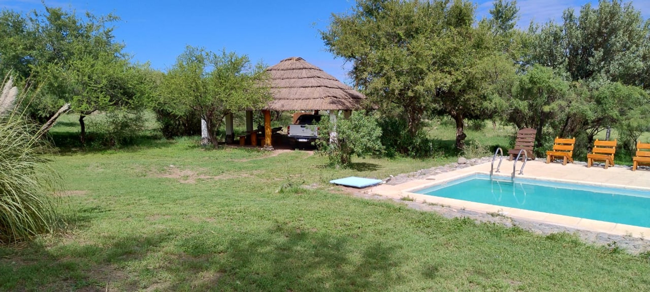 VENDE COMPLEJO DE 4 CABAÑAS EN SIERRAS MARIANAS VILLA DE LA QUEBRADA