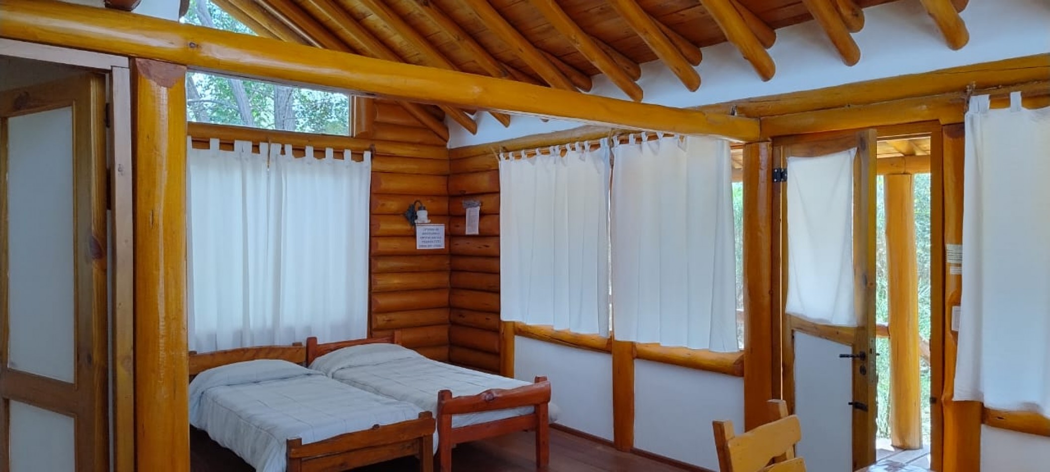 VENDE COMPLEJO DE 4 CABAÑAS EN SIERRAS MARIANAS VILLA DE LA QUEBRADA
