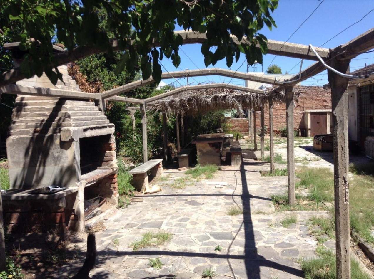 VENDO CASA CON TERRENO EN SAN LUIS